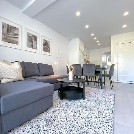 パ フォスPhaedrus Living Limnaria Luxury Flat Vine 121アパートメント エクステリア 写真